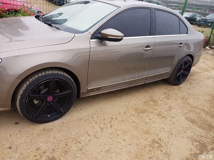 速腾改装轮毂换多大的漂亮    17寸还是18寸