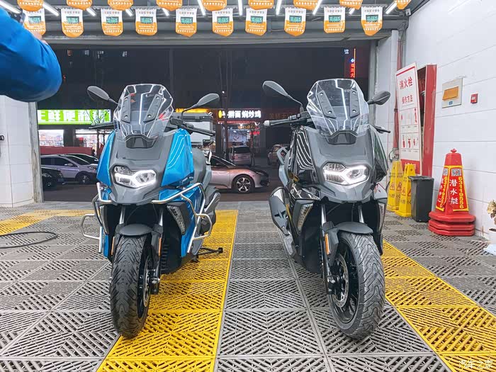 【图】bmw c400x开箱,双色(一黑一蓝)!_宝马摩托车论坛_汽车之家论坛