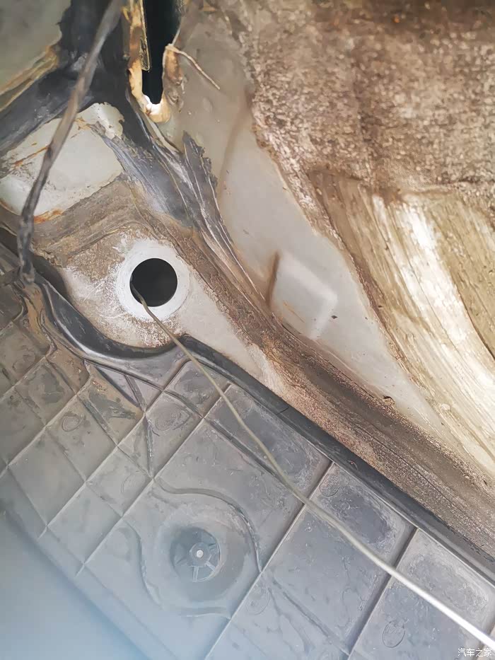 【图】2012款新宝来天窗排水管更换作业_宝来论坛_汽车之家论坛