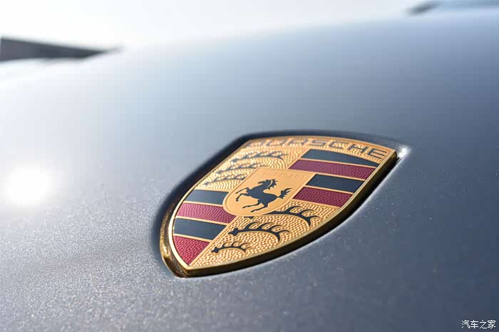 最爱的保时捷车标,富丽堂皇