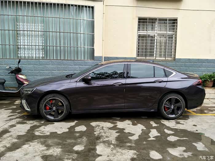 你这是星空紫 就这样的 不过黑色的gs也很帅 只看过其他人发照片.