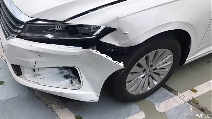 【图】被撞到侧面保险杠叶子板大灯_朗逸论坛_汽车之家论坛