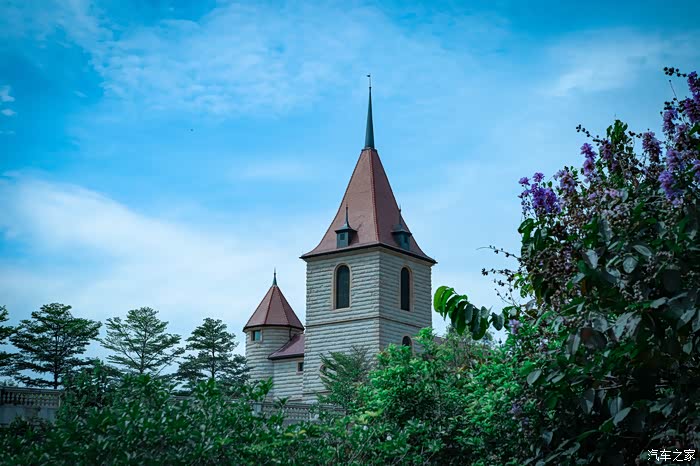 j区弗里堡的尖尖的屋顶.