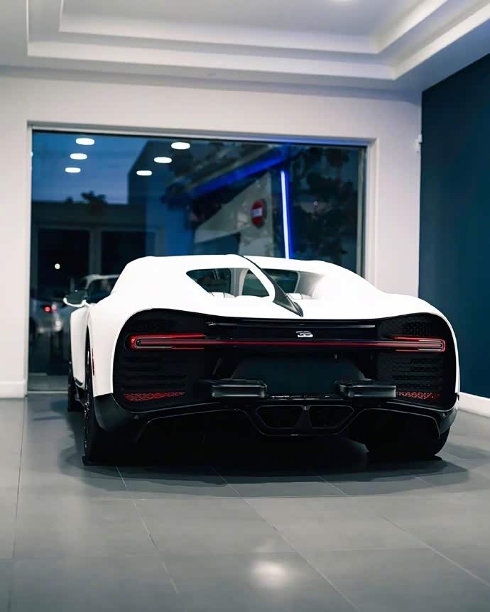 纯白色的布加迪chiron,太好看了吧