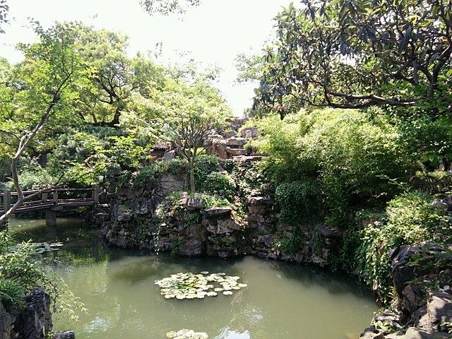 在一面白牆上還看到了一副手繪地圖,很有特色 耦園,是我們此次旅行的