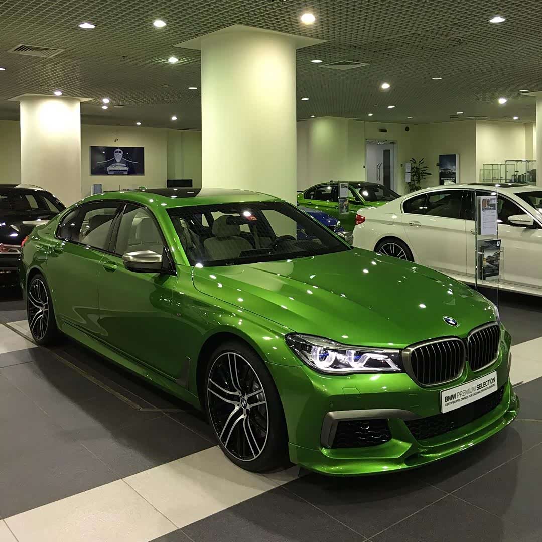 绿色车身的宝马m7最与众不同的样子