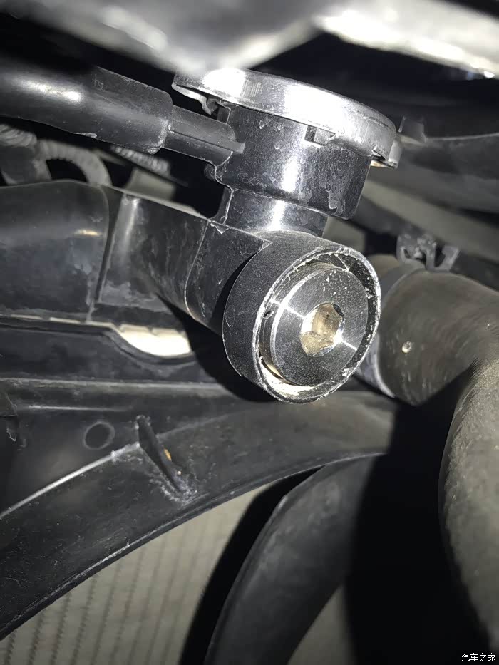启辰水箱堵头爆了解决方法