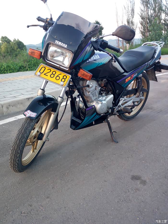 今天把我的是srz劲豹150摩托车骑出来了那种感觉好像年轻