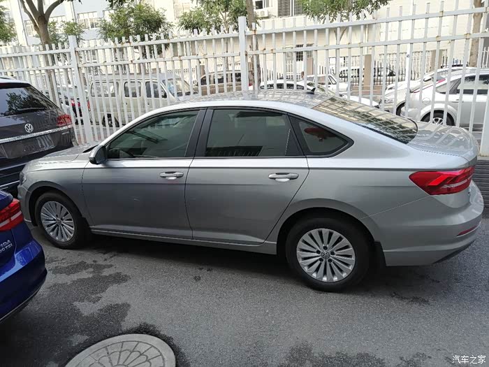 求朗逸plus银色图片