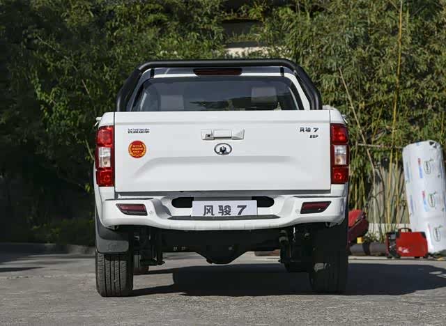 动力方面均搭长城2.0tgw4d20m柴油发动机