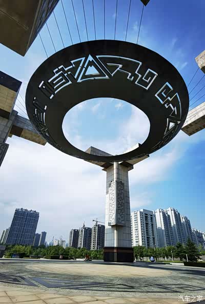 奚仲广场遛车记