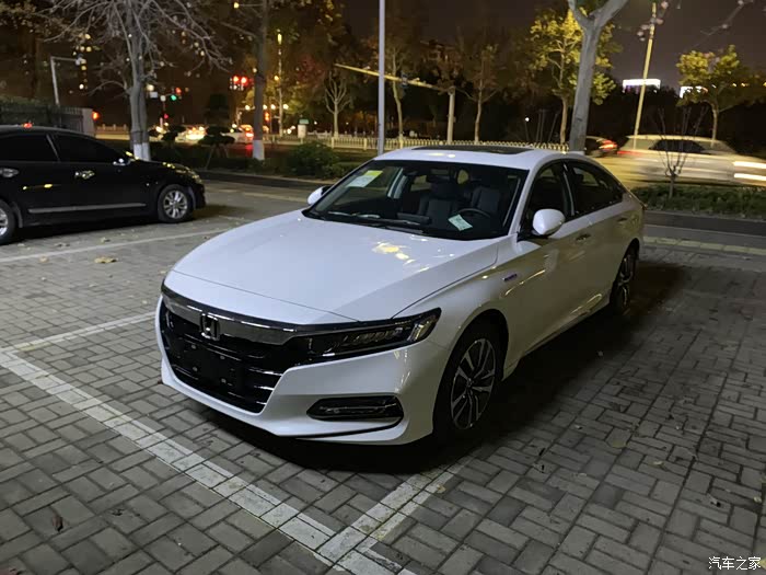 十代雅阁锐领白提车首贴