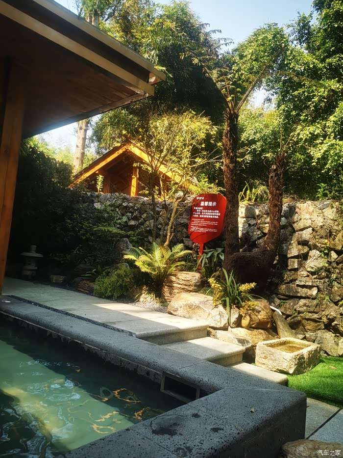 女王们的南丹温泉之旅