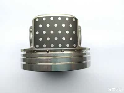 活塞裙思域同这几个凹孔盲孔油环刮机油并从孔道通过