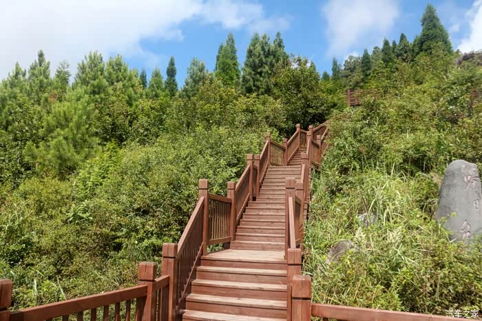 群山之宗永春雪山岩风景区