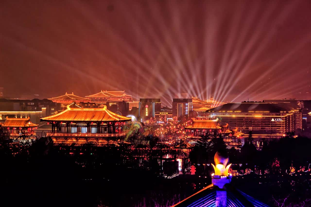 去西安游玩的时候一定不能错过美丽的大唐不夜城夜景