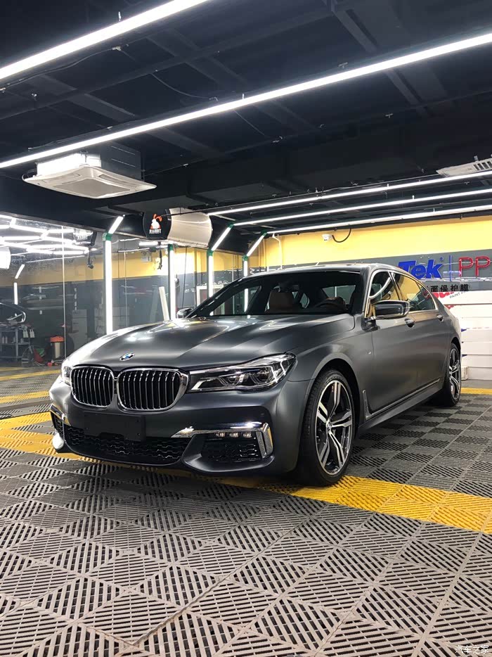 磨砂灰色贴完隐形车衣效果有些问题跟大家请教