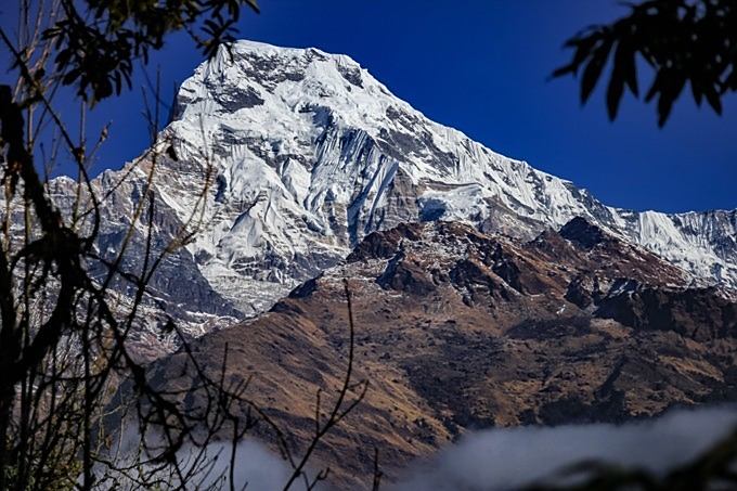 挺拔巍峨高山图片图片