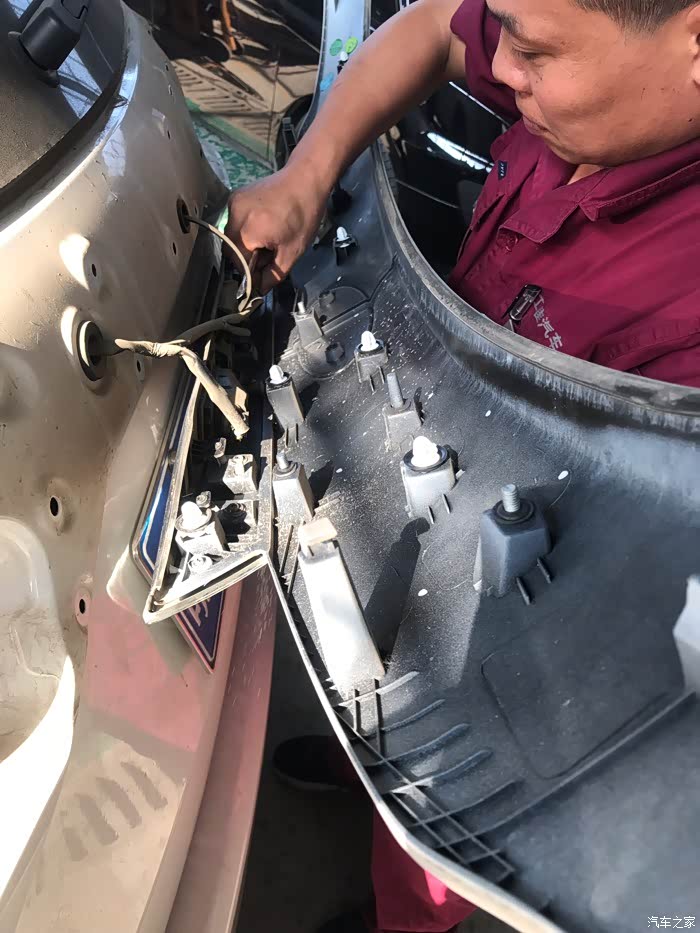 全系首换倒车摄像头附拆解方法