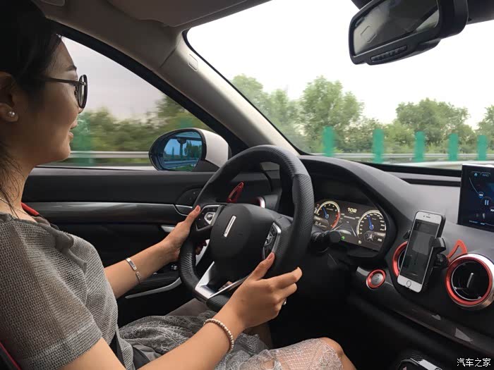 哈哈哈,开车可上瘾了