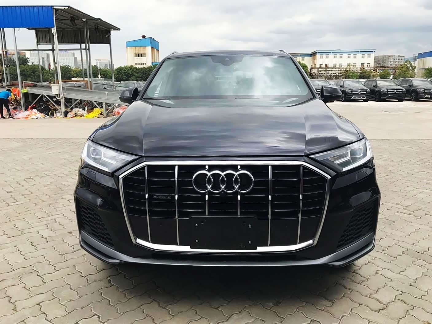 平行进口加版全新奥迪q7霸气的黑武士.