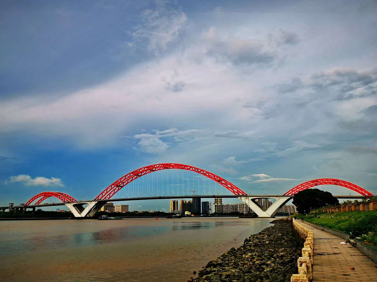 广州星光大桥结构美造型美