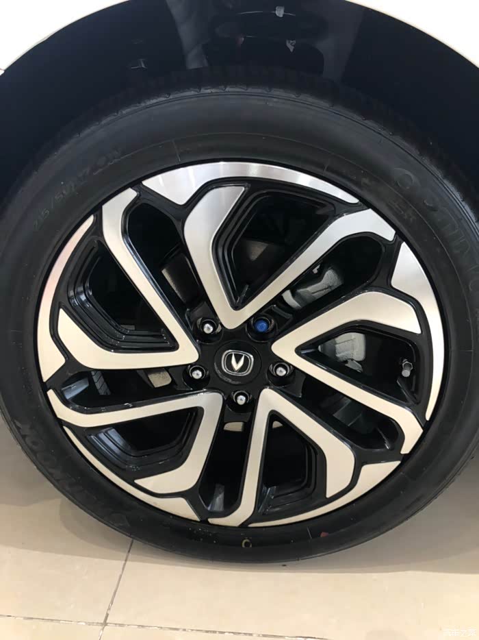 来长安4s店了解一下第二代逸动xt