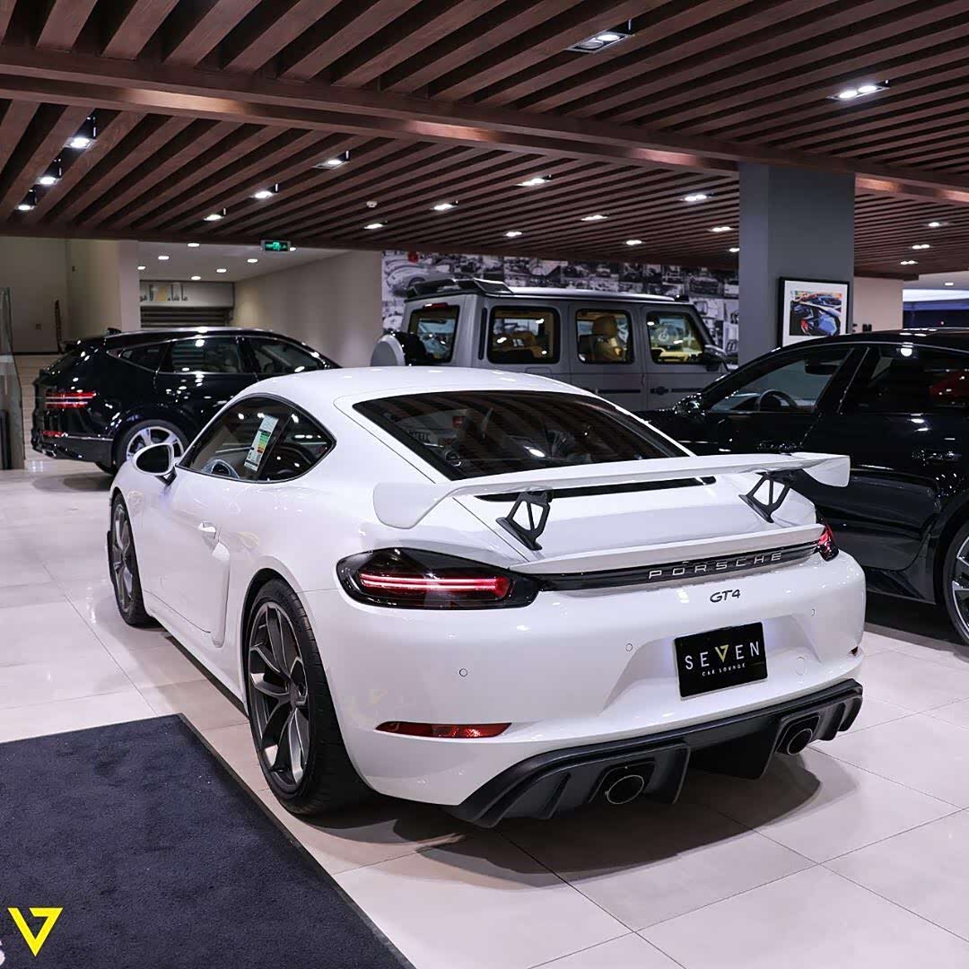 保时捷718 cayman gt4,这车真白