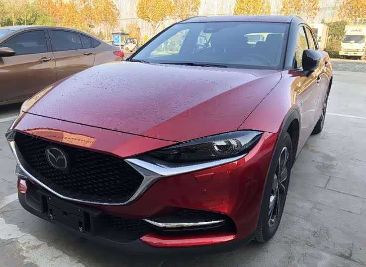 马自达cx4这款车外观看起来比较年轻化,也比较时尚化