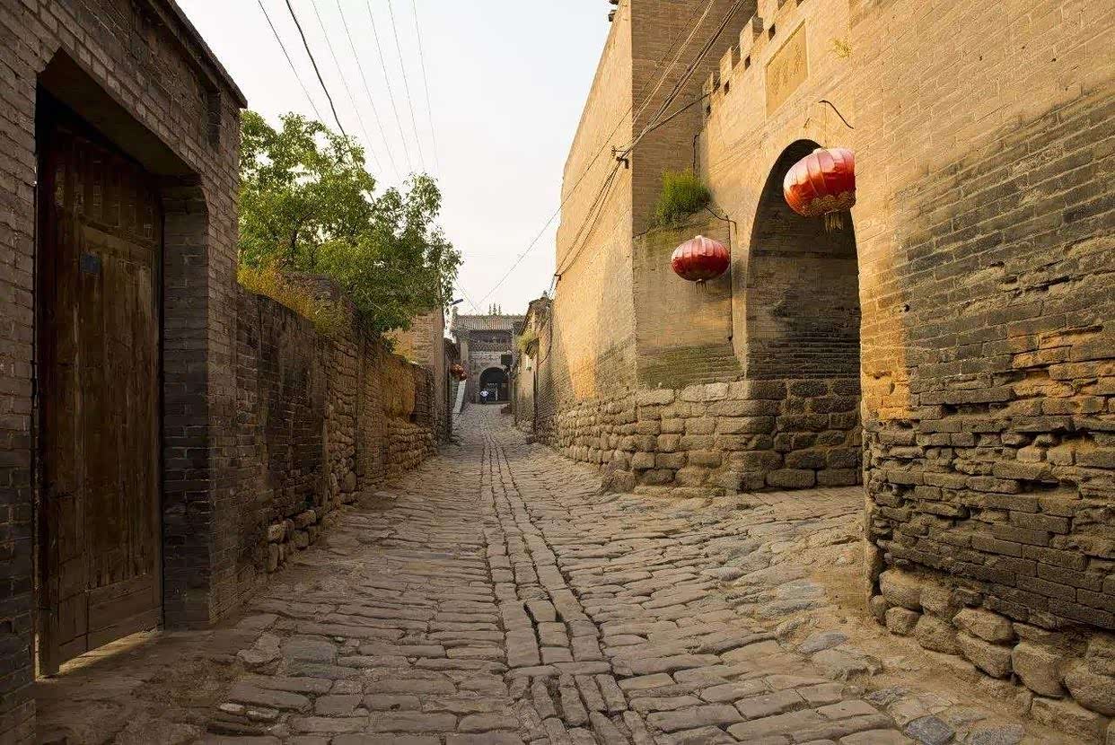 双城子古城是当地著名的一个古遗址气势雄浑