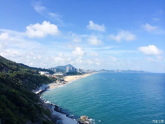 如果说,大海宽阔就像男人胸怀,而一层层海浪,就像女人妩媚.