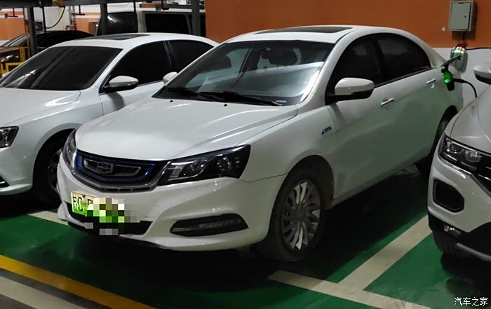 吉利帝豪ev300进取型图片