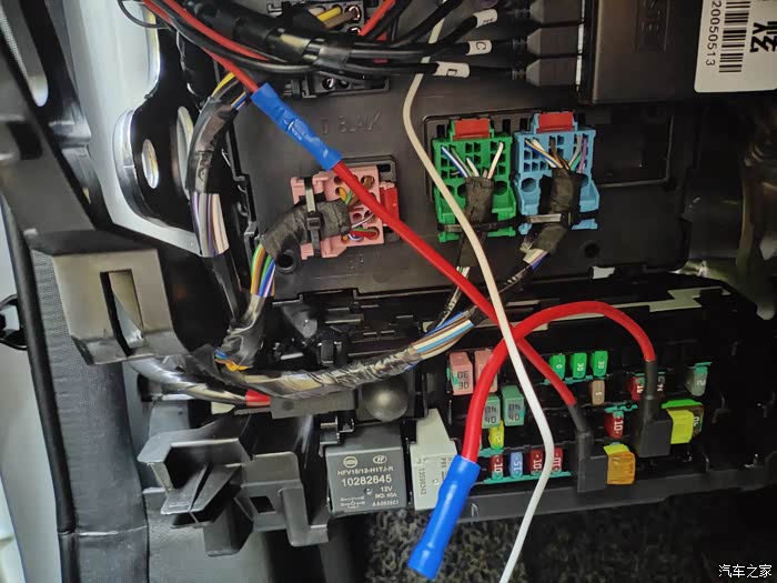 2020款科沃兹使用技巧之车内保险盒位置和安装记录仪取电