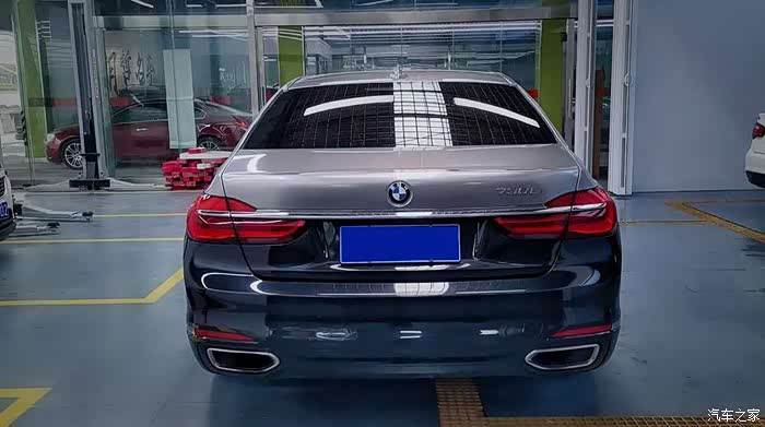 震撼大作来袭宝马730li双拼实拍