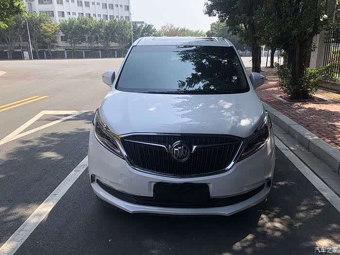 个人出售准新车别克gl8es珍珠白17年10月想给好车找个好主