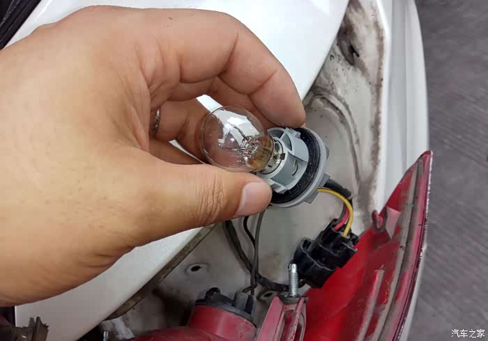 给爱车更换刹车灯以及安装多功能日行灯_长安cs35论坛_汽车之家论坛