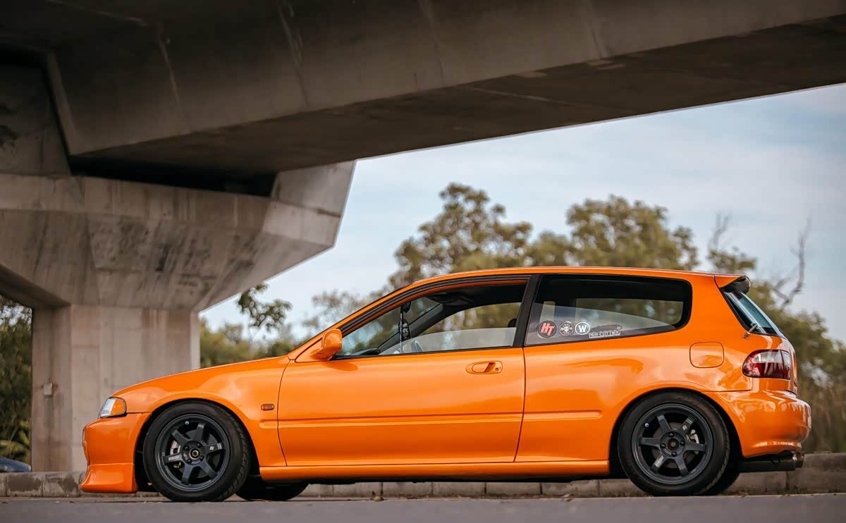 干净整洁的移动大橙子本田思域eg