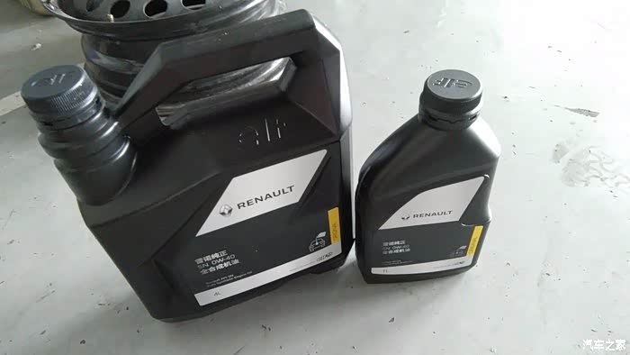 雷诺原厂的机油,有30的粘度,还有40的粘度.