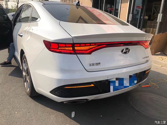 菲斯塔尾灯改装,超级炫酷!