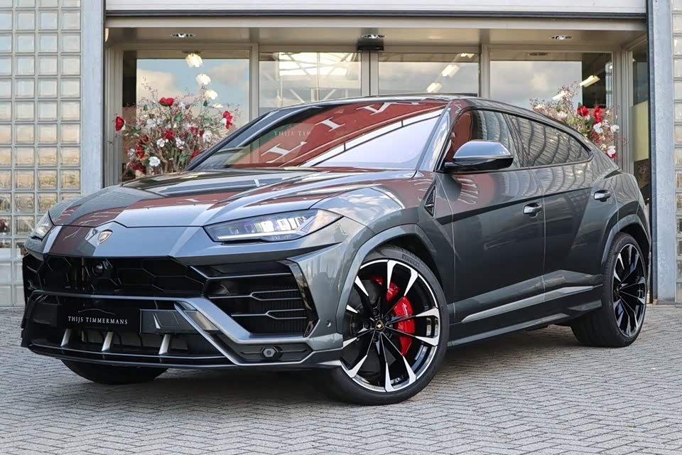 你舍得去越野吗lamborghini urus 4.0 v8