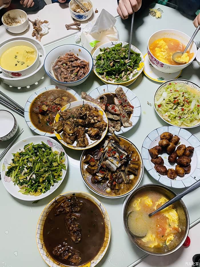 里手出品元宵佳节家人聚餐