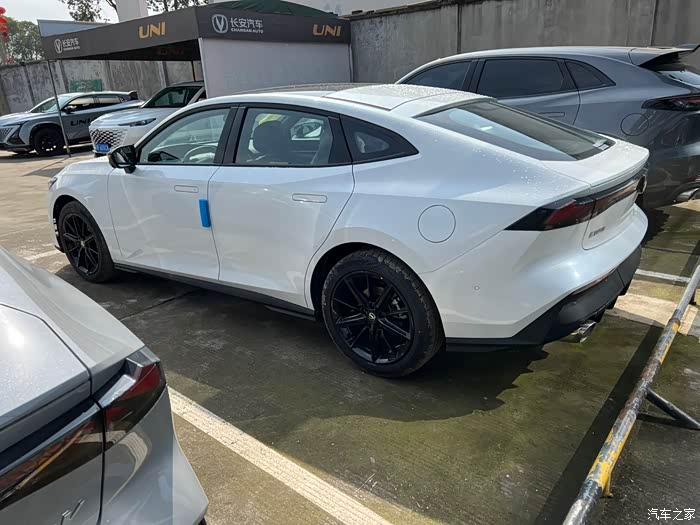 【图】白色univ 溜背车身_长安uni-v论坛_汽车之家论坛