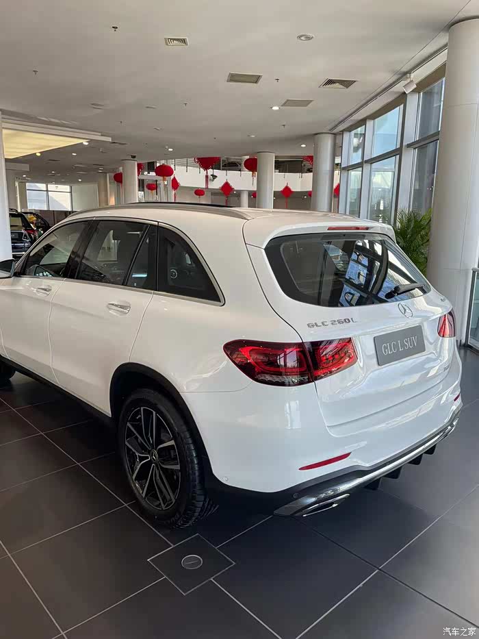 300动感提车,柏林之声一脚踢盲点监测,价格可参考_奔驰glc论坛_汽车之