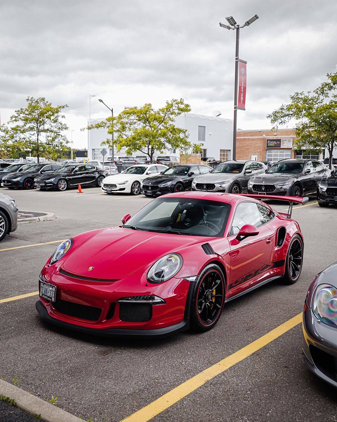 加拿大保时捷911gt3rs红宝石红