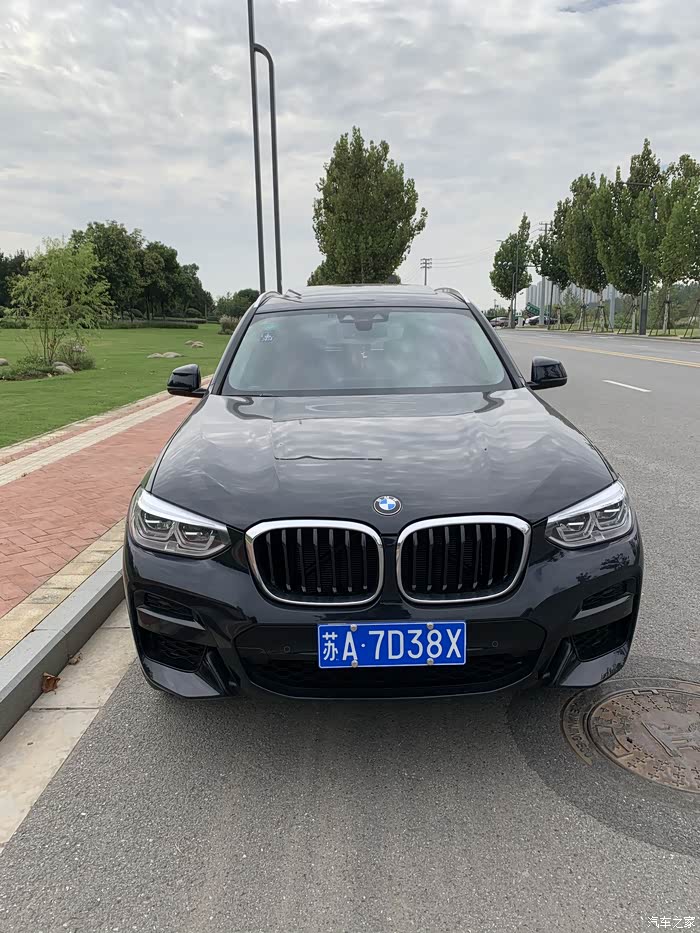 霸气的前脸镇楼,车牌就不遮了,路上碰到可以滴一下!