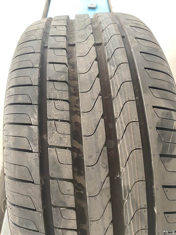 出一条全新倍耐力p7原厂防爆胎2554018