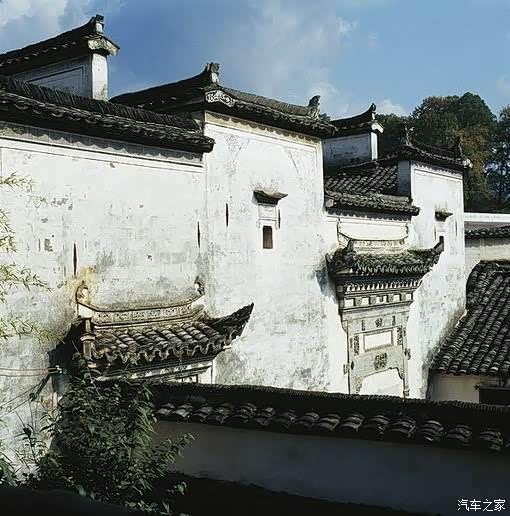 老式的屋檐,诉说百年的历史