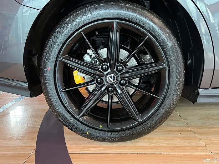 【图】univ标配18寸马牌轮胎_长安uni-v论坛_汽车之家论坛