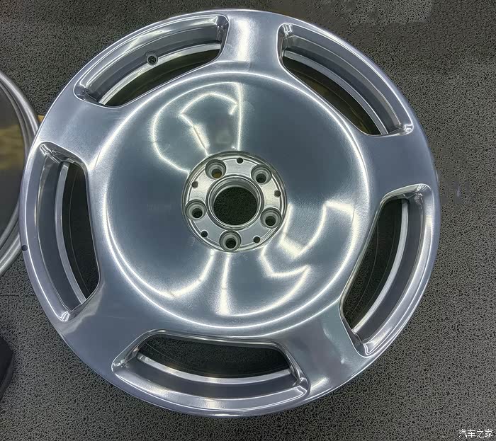 迈巴赫s480升级s680银色镀铬格栅经典大饼轮毂原厂10后轮转向