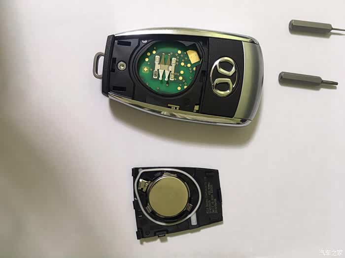 bj40plus 自动钥匙更换电池及拆解